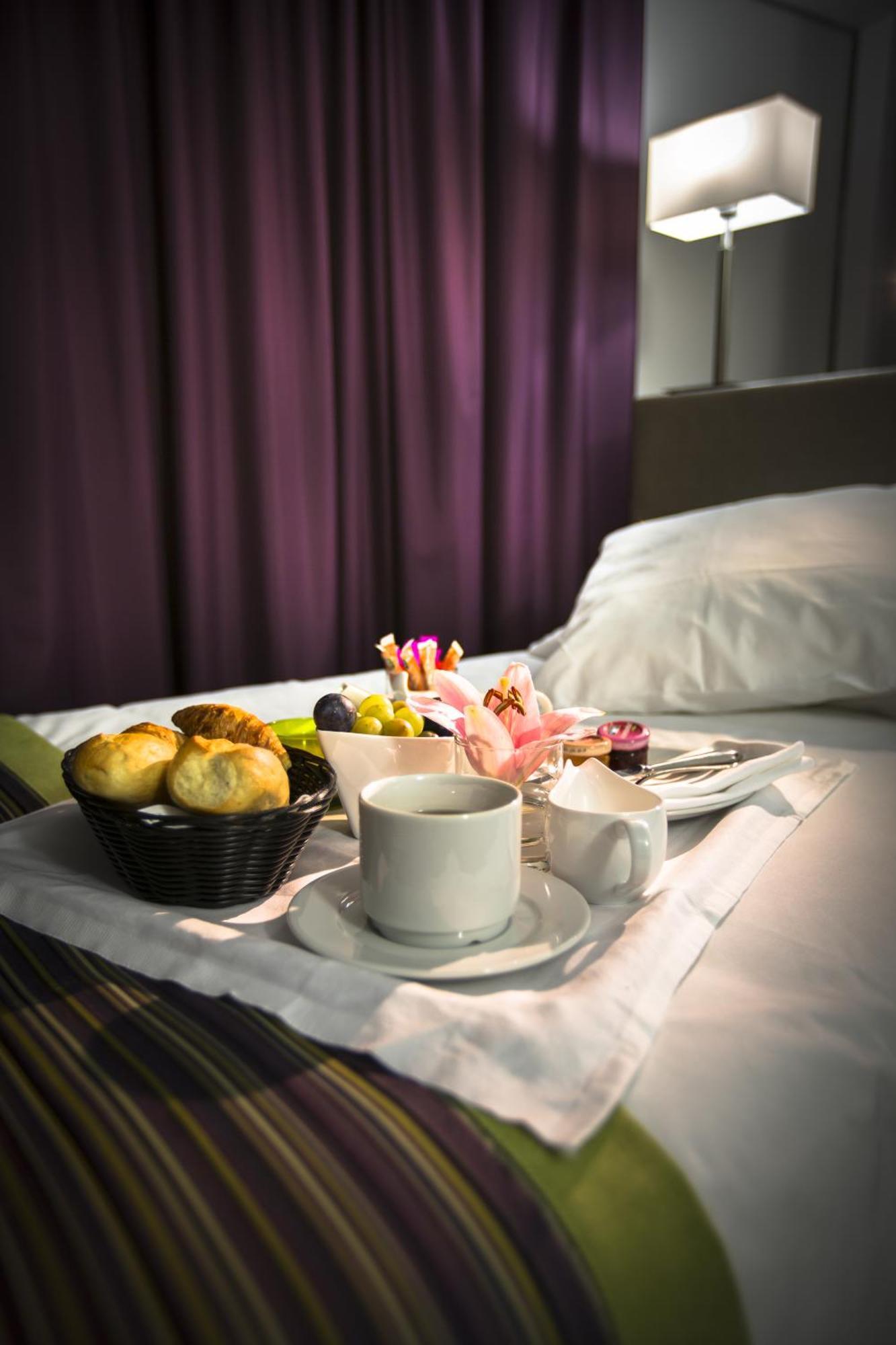 Hotel Astrid Lourdes Exteriör bild